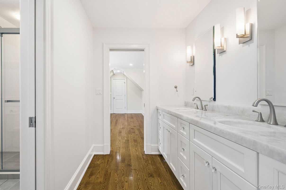 Bathroom, Dual Sink Vanities, Interior, Wood Texture Flooring