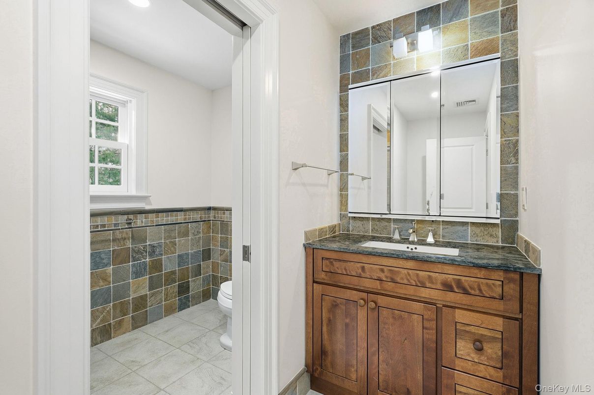 Bathroom, Interior, Recessed Lighting