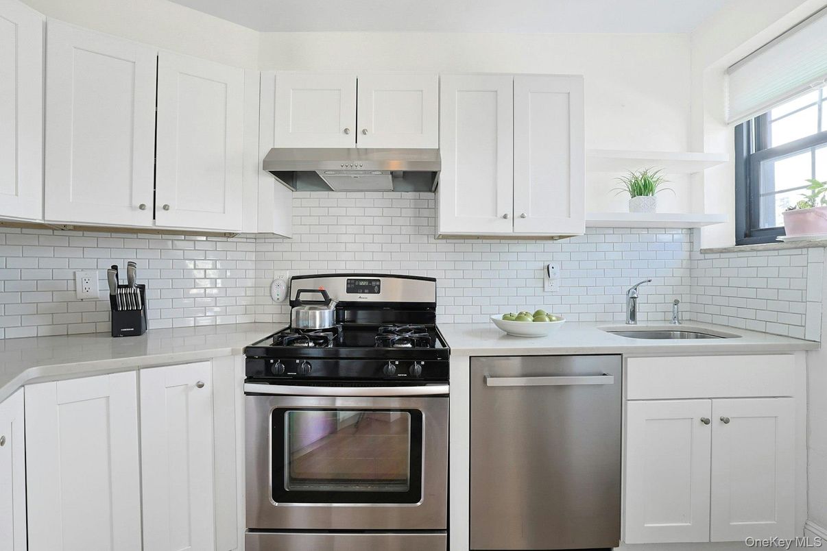 Interior, Kitchen, Stainless Steel Appliances
