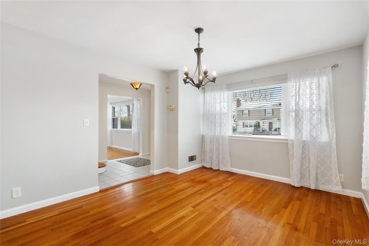Chandelier, Empty room, Interior, Wood Texture Flooring