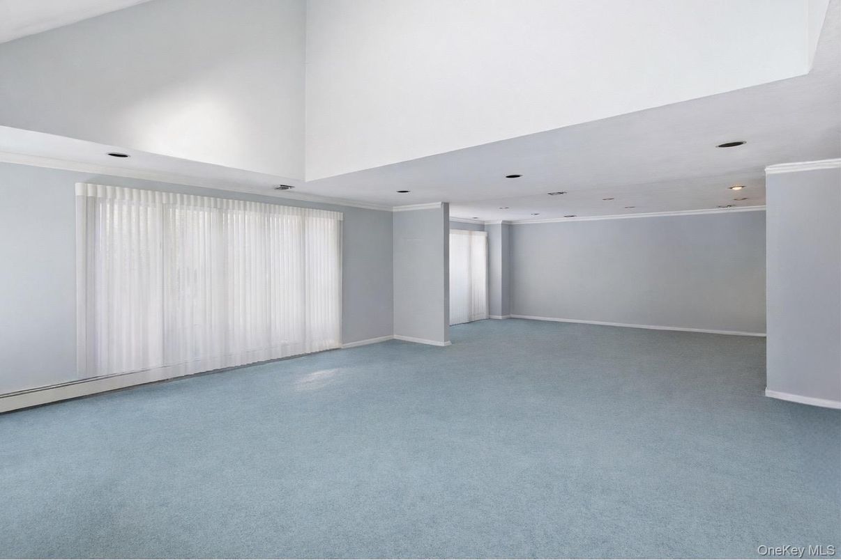 Empty room, Interior, Recessed Lighting