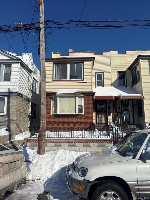 Exterior, Facade, Brick Facade, Rowhouse