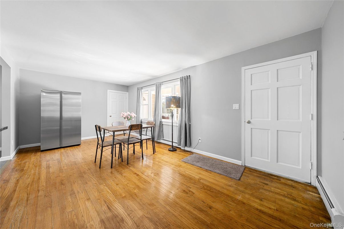 Dining room, Interior, Kitchen, Stainless Steel Appliances, Wood Texture Flooring