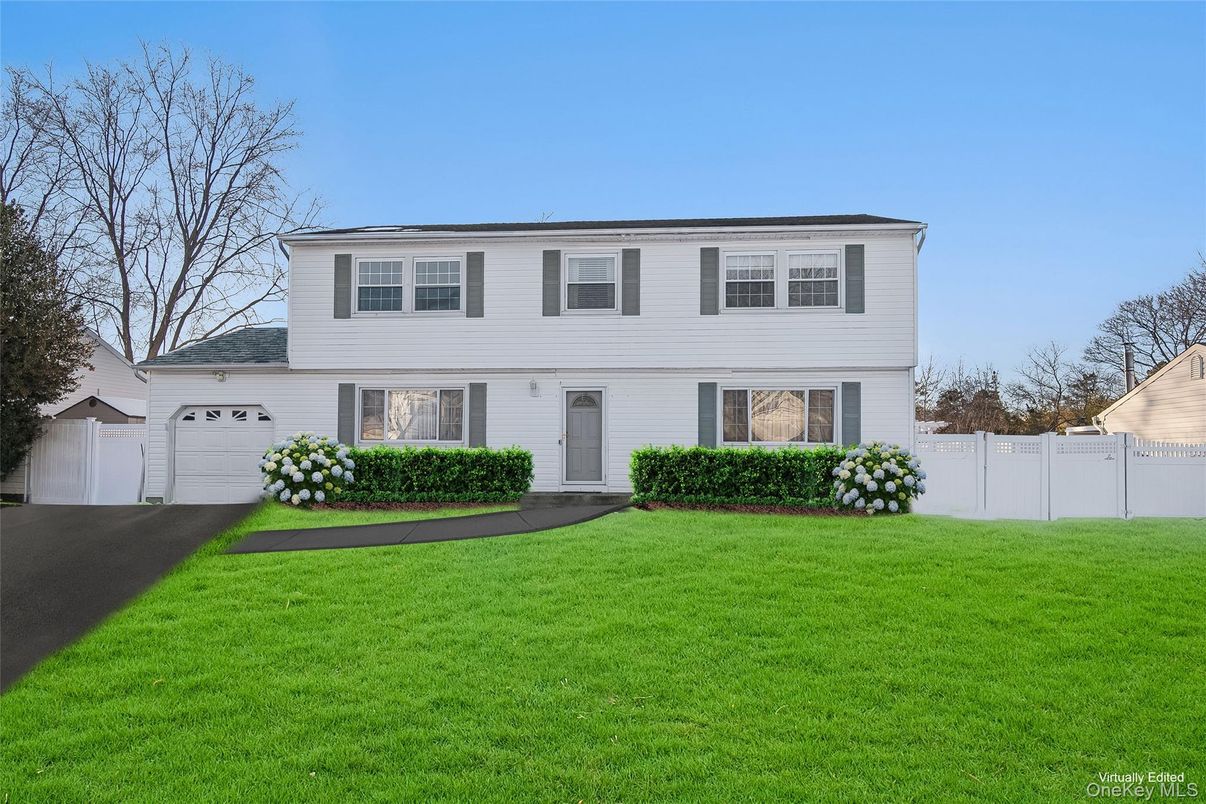 Attached, Backyard, Exterior, Facade, Georgian