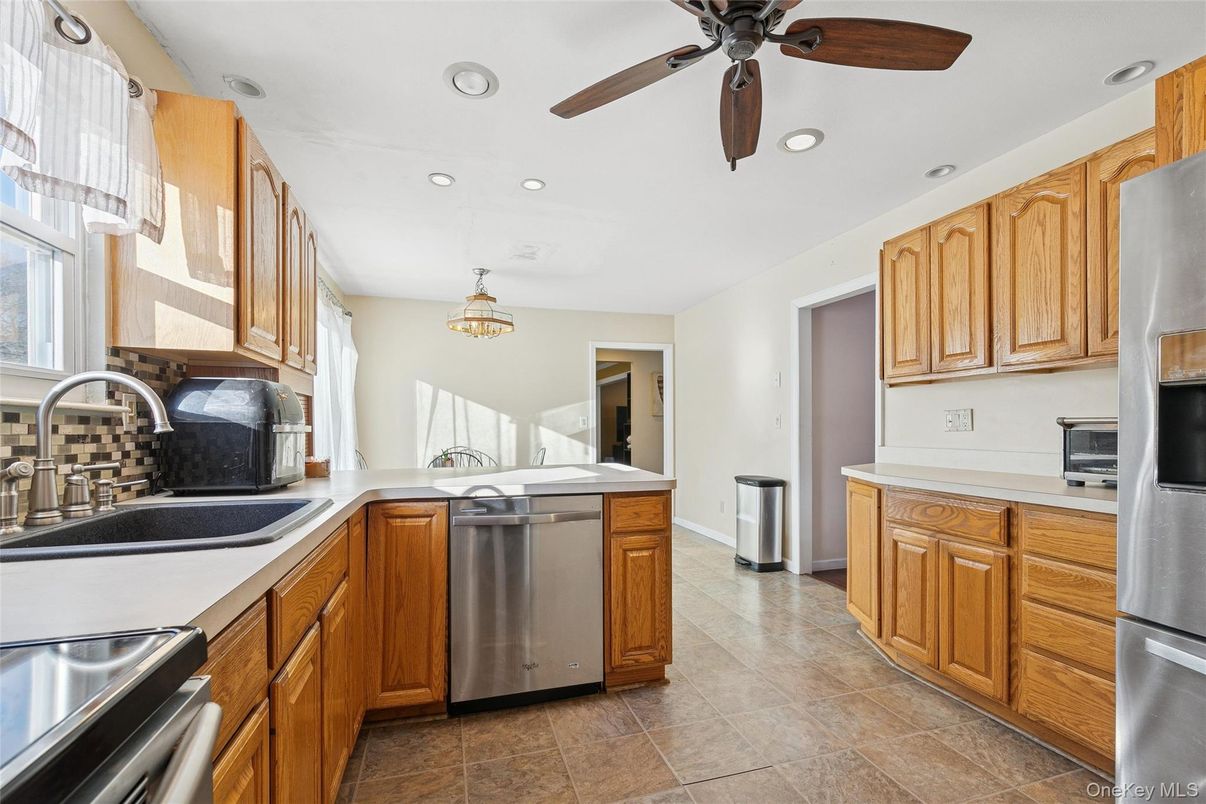 Interior, Kitchen, Pendant Lights, Recessed Lighting, Stainless Steel Appliances