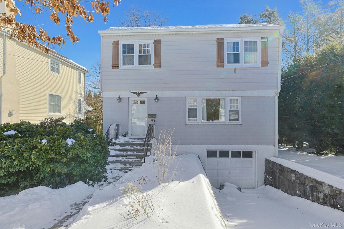 Attached, Exterior, Facade, Raised Ranch