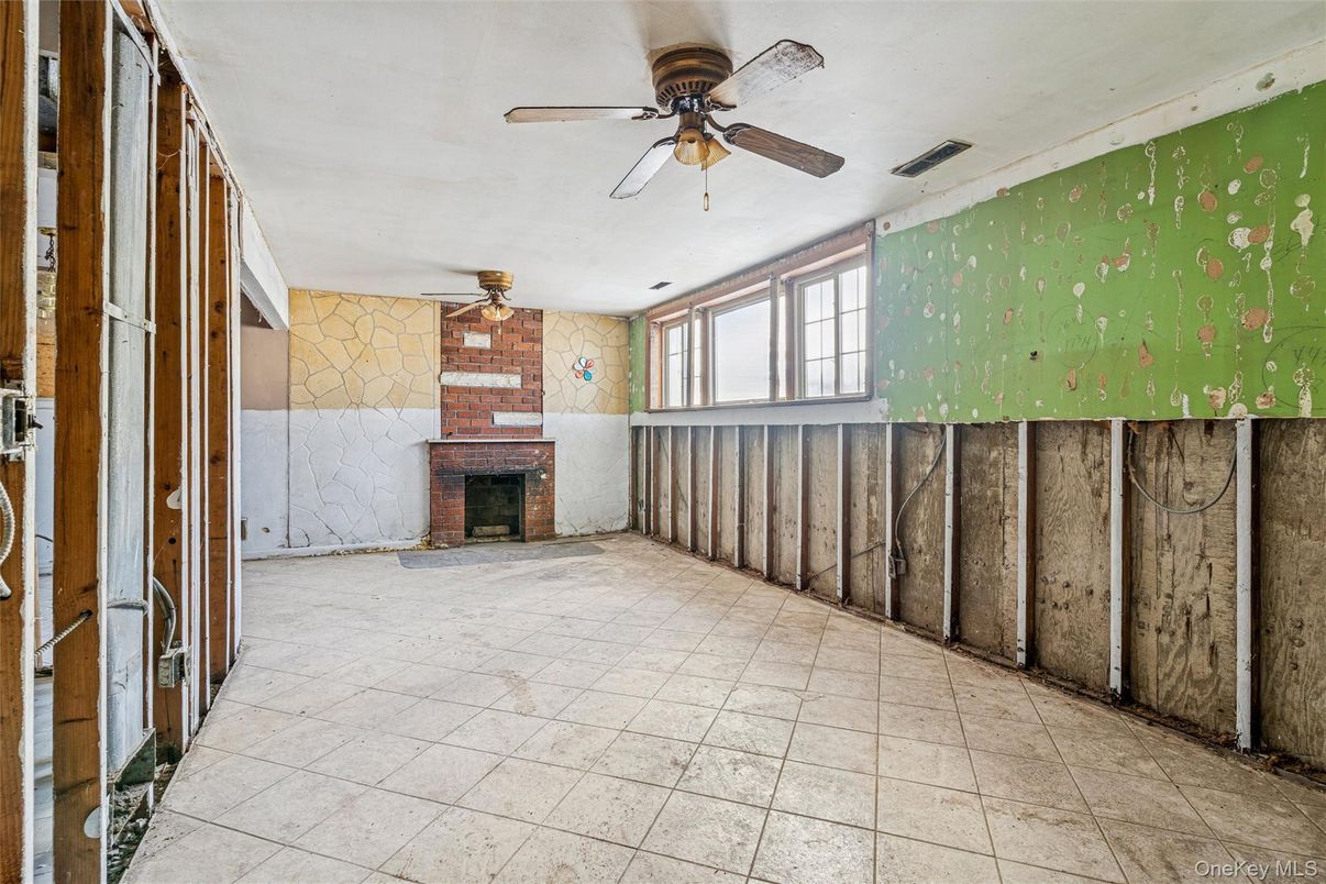 Empty room, Fireplace, Interior