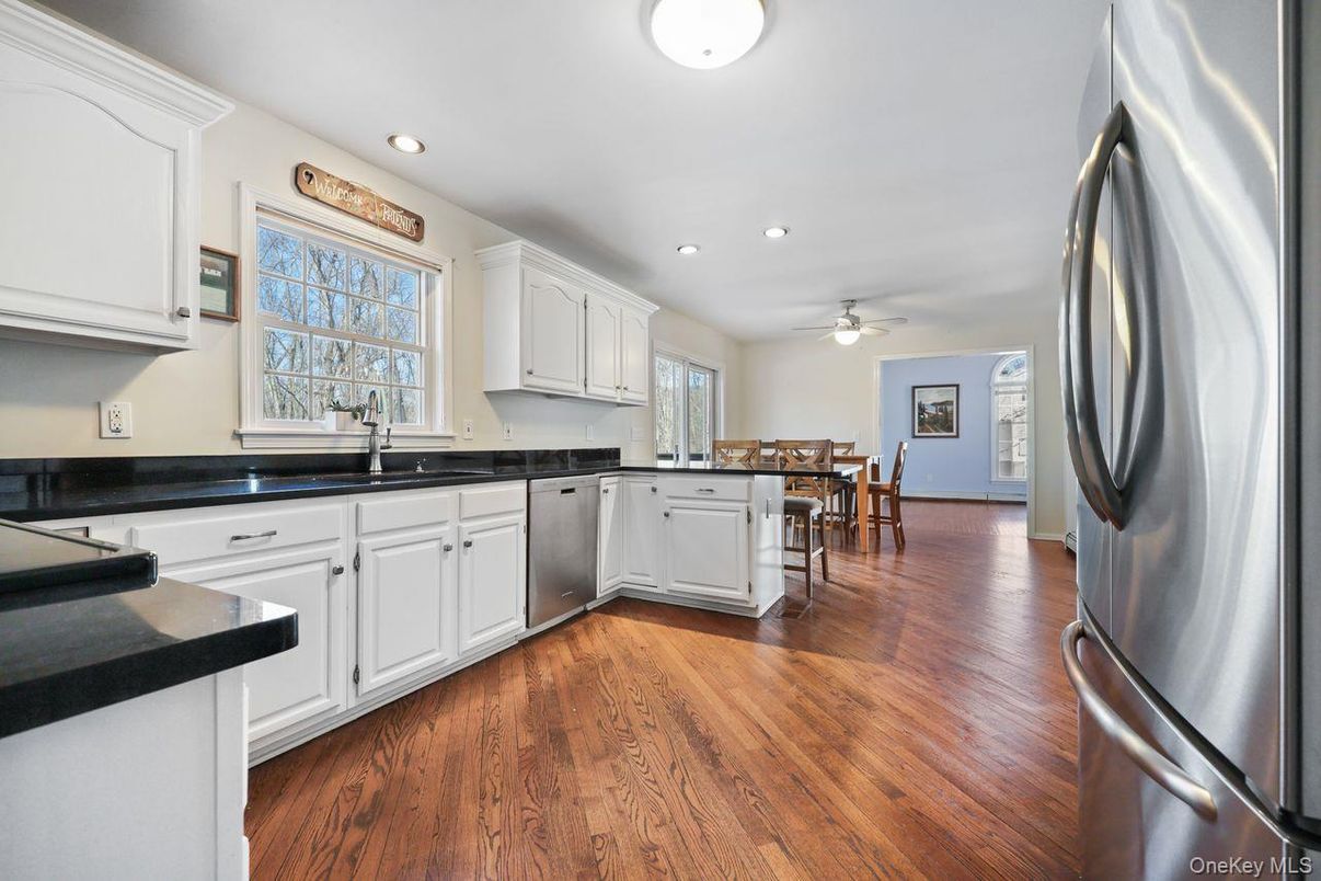 Dining room, Interior, Kitchen, Recessed Lighting, Wood Texture Flooring