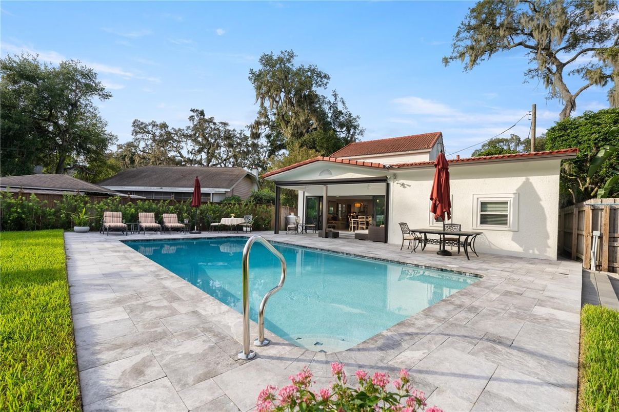 Exterior, Pool