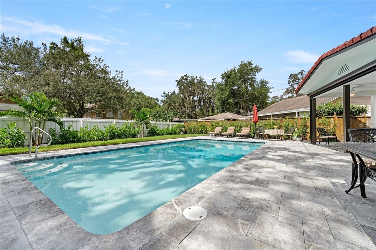 Exterior, Pool
