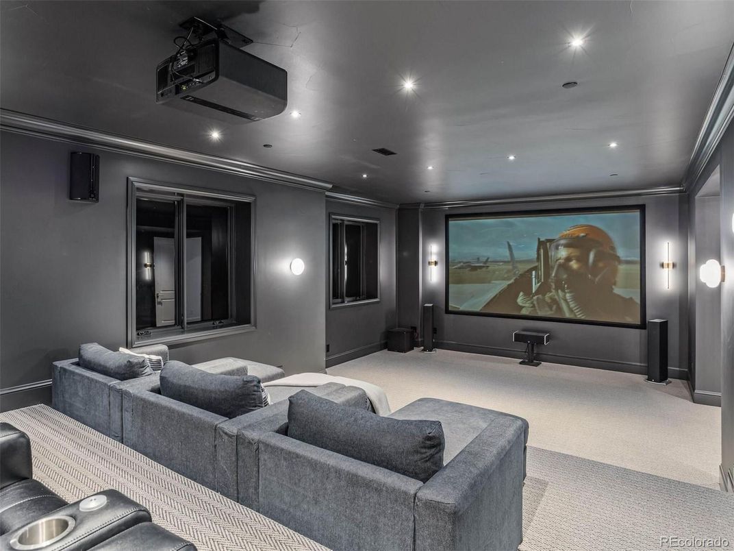 Interior, Projection Screen, Recessed Lighting, Theatre Room