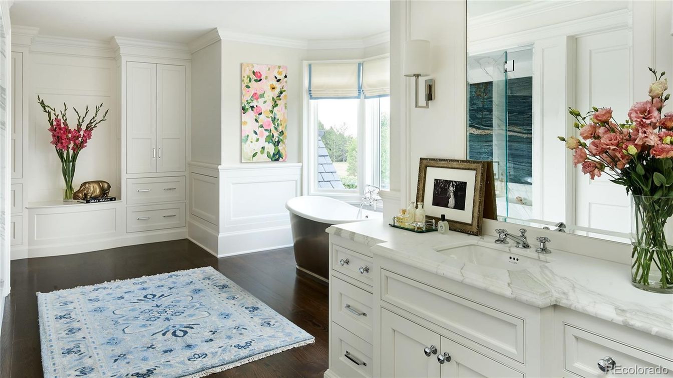 Bathroom, Dual Sink Vanities, Interior, Wood Texture Flooring