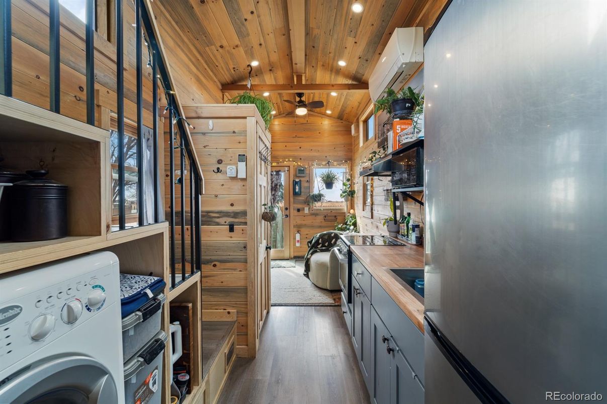 Interior, Recessed Lighting, Washer, Wooden Beams, Wooden Ceilings, Wood Texture Flooring, Wooden Walls