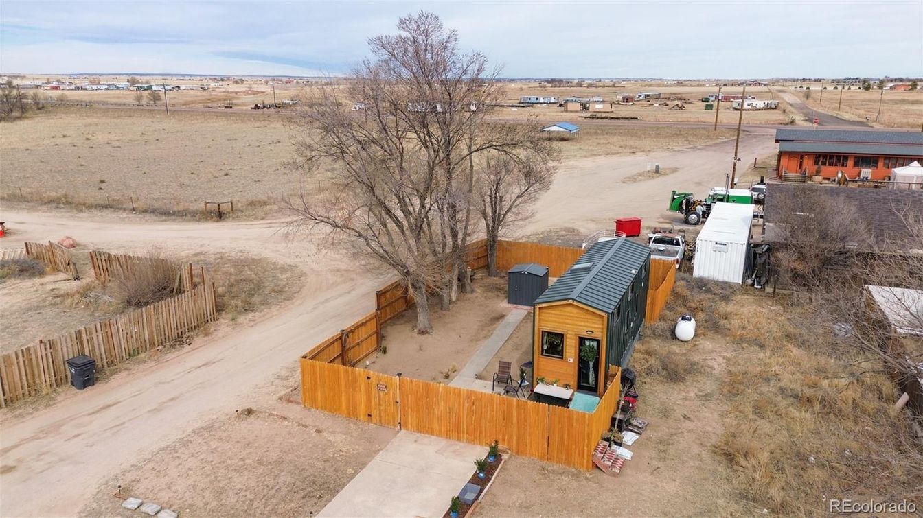 Exterior, Drone