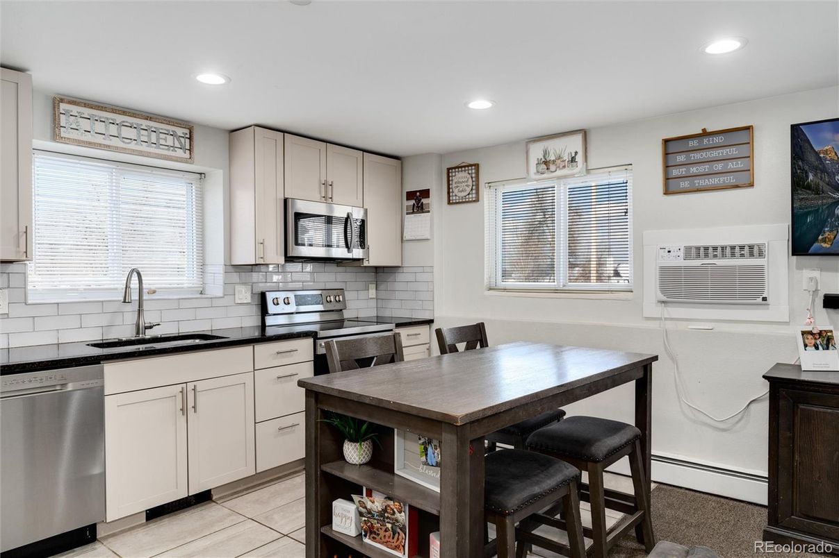 Dining room, Interior, Kitchen, Recessed Lighting, Stainless Steel Appliances