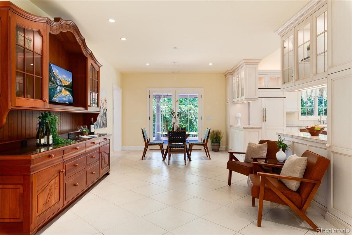 Dining room, Interior, Kitchen, Recessed Lighting