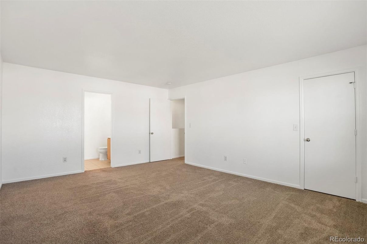 Bathroom, Empty room, Interior