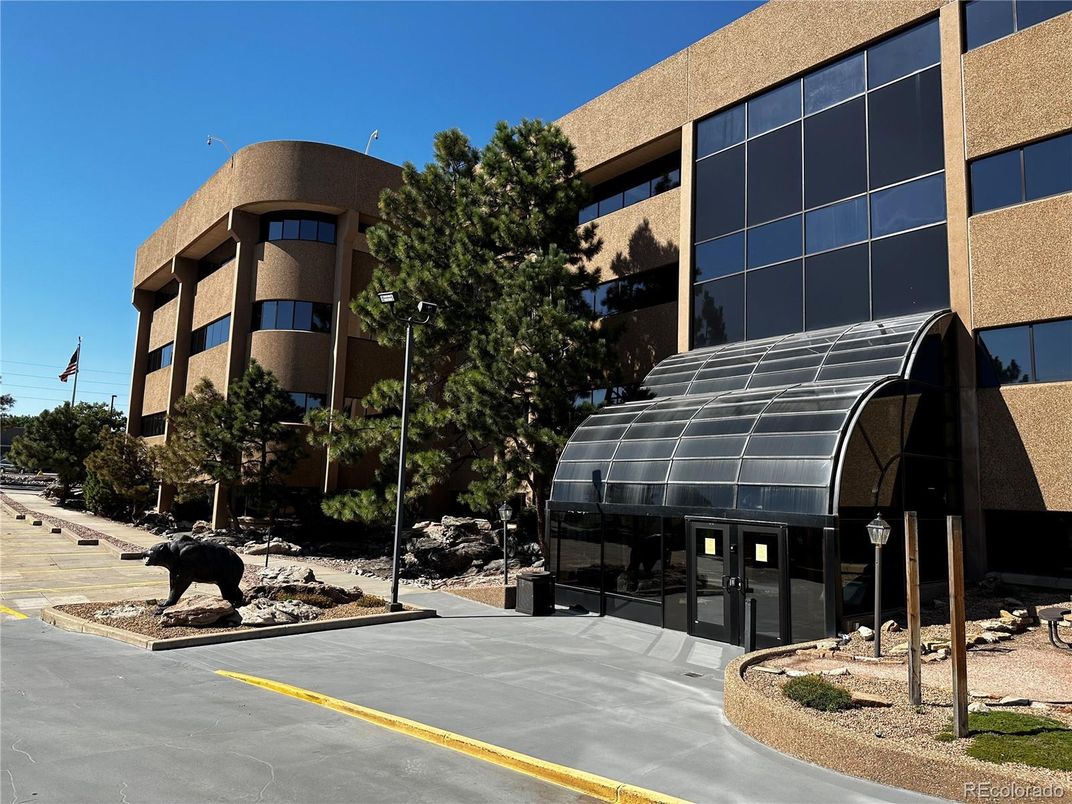 Exterior, Facade, Highrise