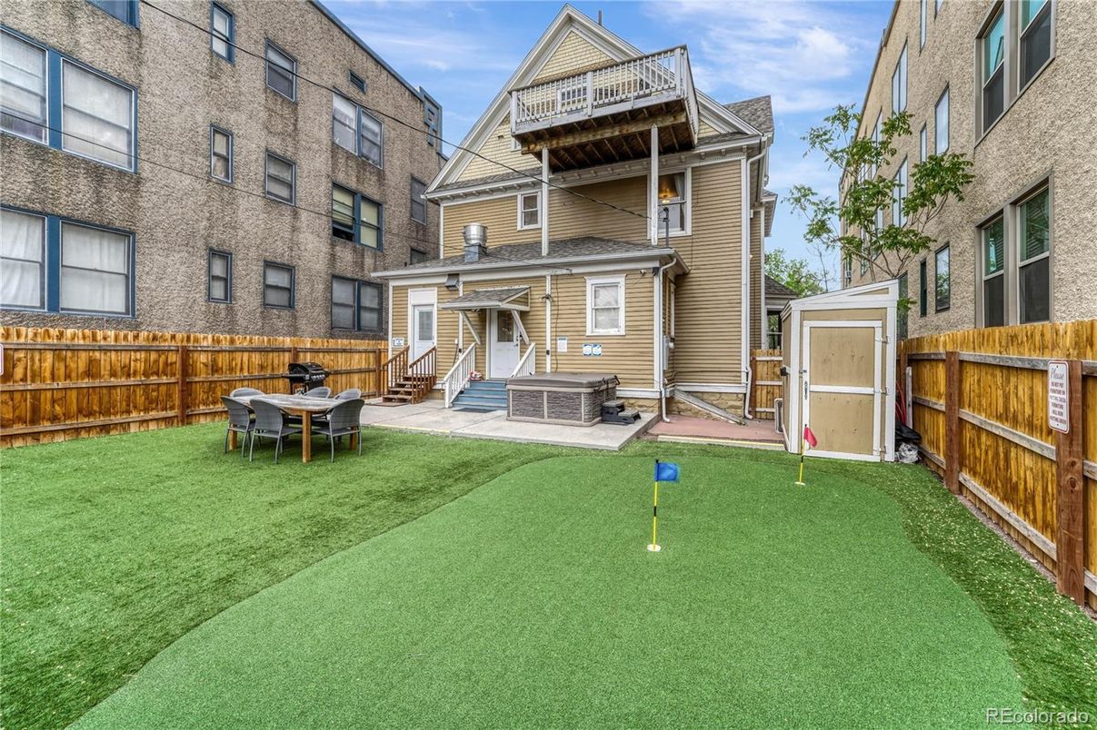 Backyard, Exterior