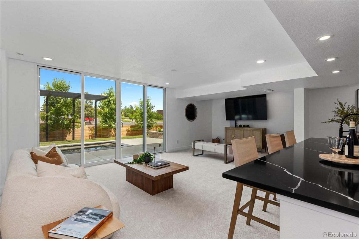 Dining room, Interior, Living room, Recessed Lighting