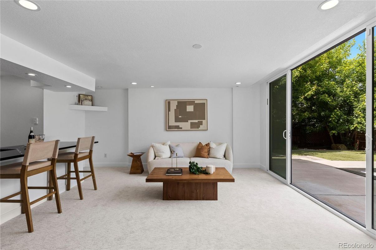 Dining room, Interior, Living room, Recessed Lighting