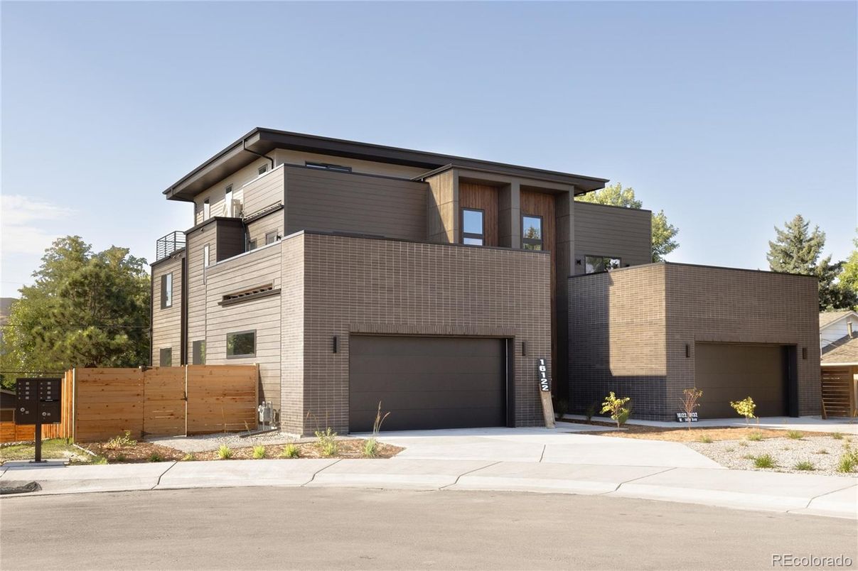 Attached, Exterior, Facade, Brick Facade, Modern