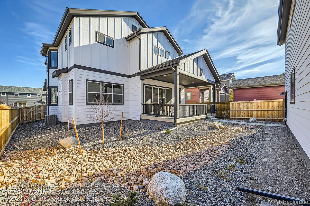 Exterior, Facade, Farmhouse