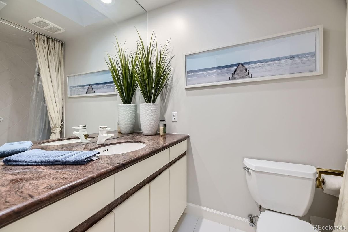Bathroom, Interior, Recessed Lighting