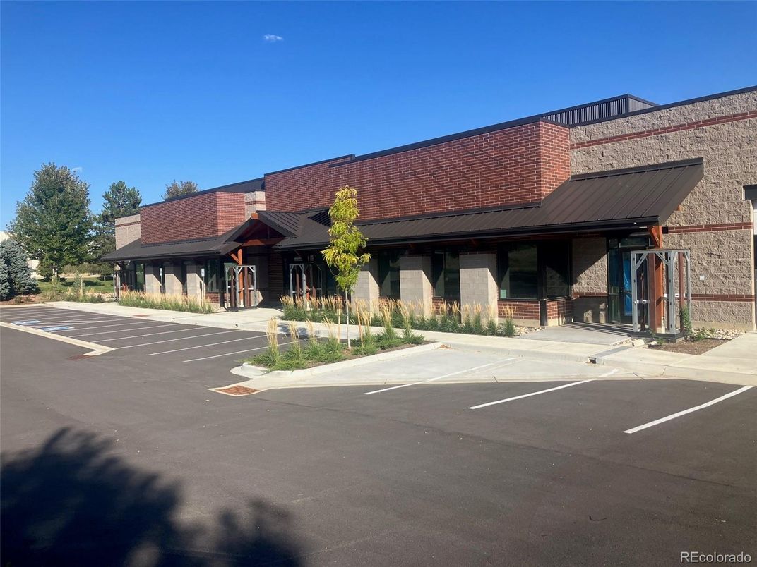 Exterior, Facade, Ranch