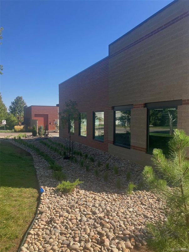 Backyard, Exterior, Facade, Brick Facade, Modern