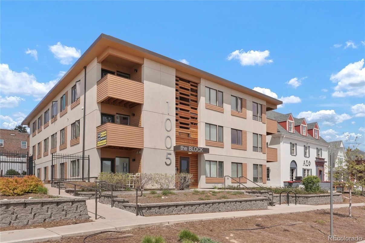Exterior, Facade, Condo Building