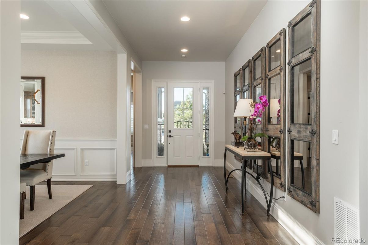 Interior, Recessed Lighting, Wood Texture Flooring