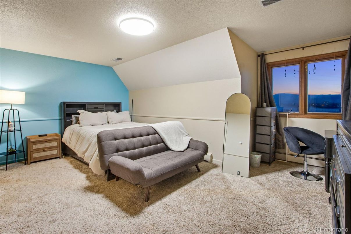 Bedroom, Interior, Water