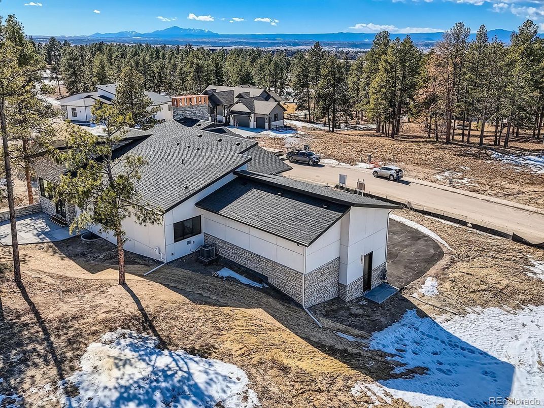 Exterior, Drone