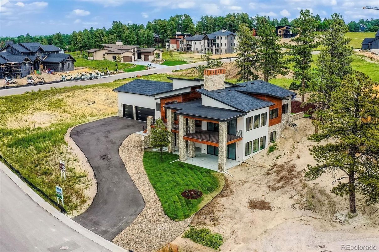 Exterior, Drone
