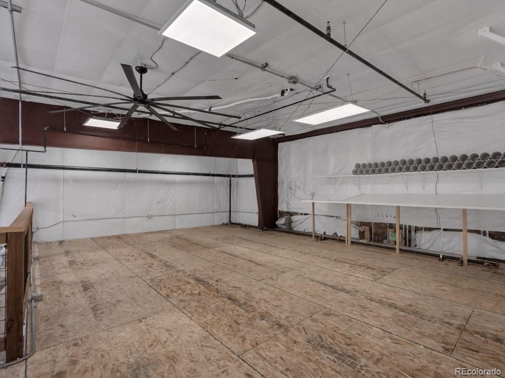 Garage, Interior