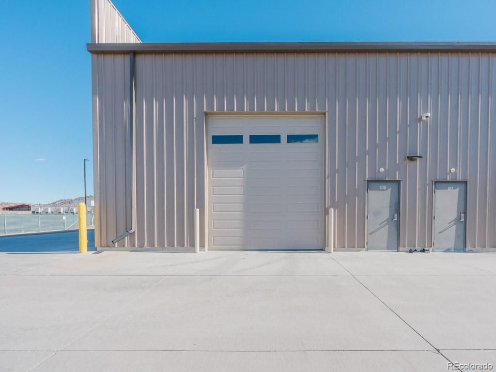 Detached Garage, Exterior