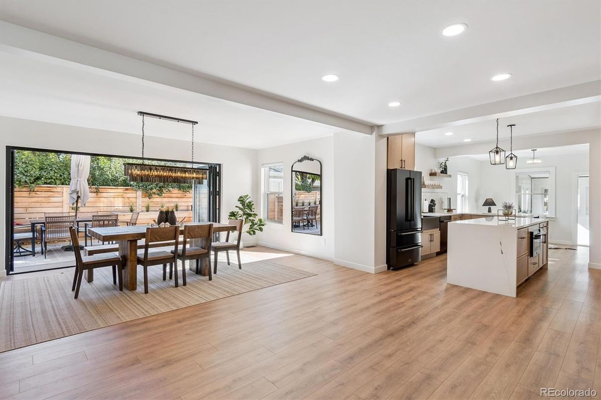 Chandelier, Dining room, Interior, Kitchen, Pendant Lights, Recessed Lighting, Wood Texture Flooring