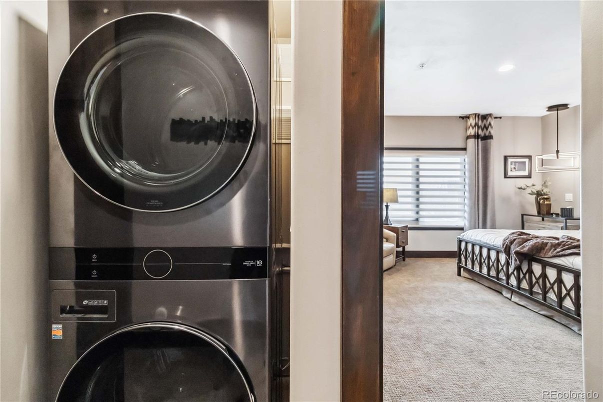 Interior, Pendant Lights, Recessed Lighting, Utility Closets, Washer