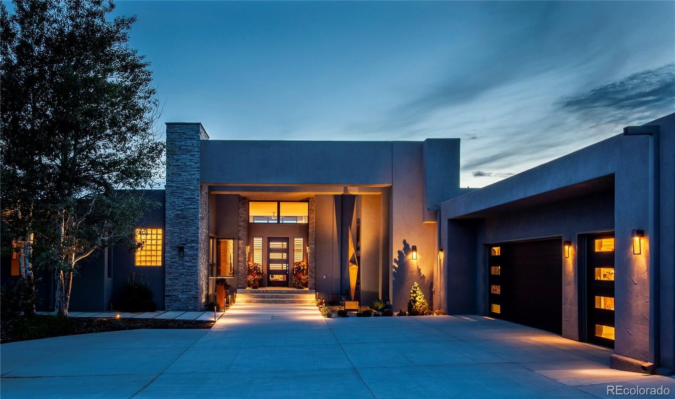 Attached, Exterior, Facade, Modern