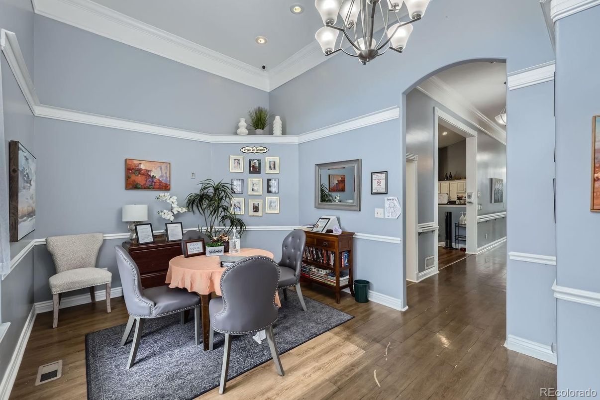Chandelier, Dining room, Interior, Recessed Lighting, Wood Texture Flooring