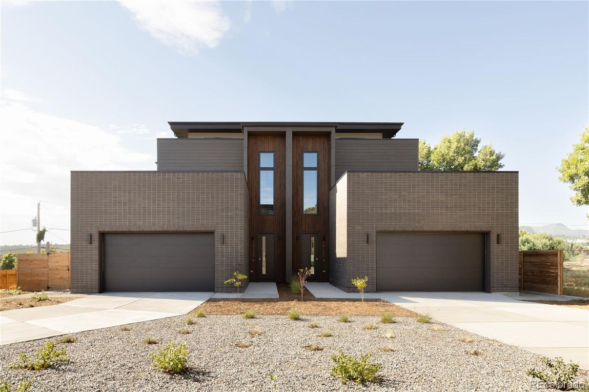 Attached, Exterior, Facade, Brick Facade, Modern