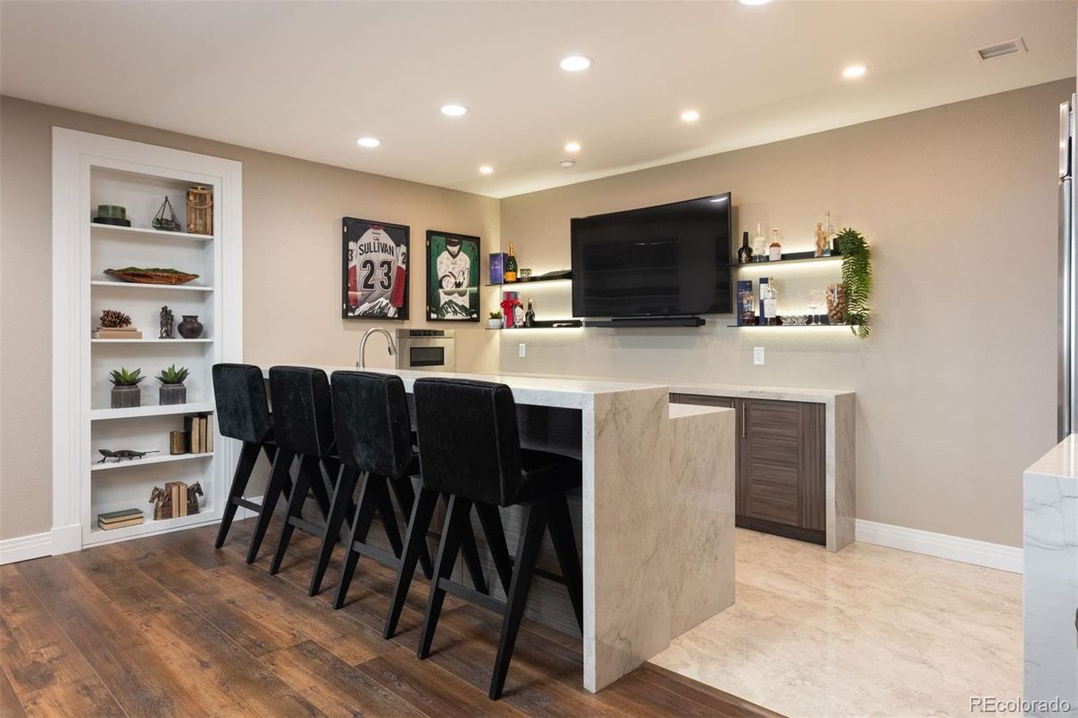 Interior, Recessed Lighting, Wood Texture Flooring