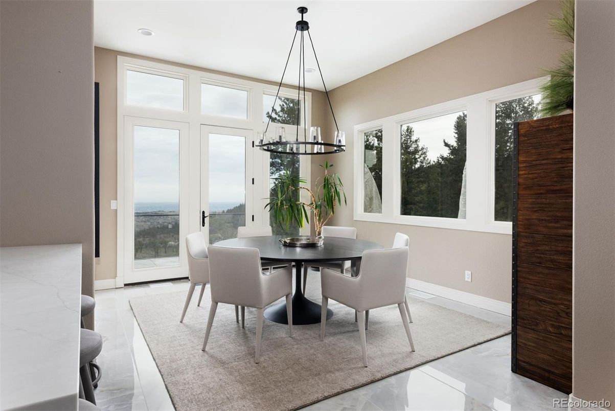 Dining room, Interior, Pendant Lights, Recessed Lighting