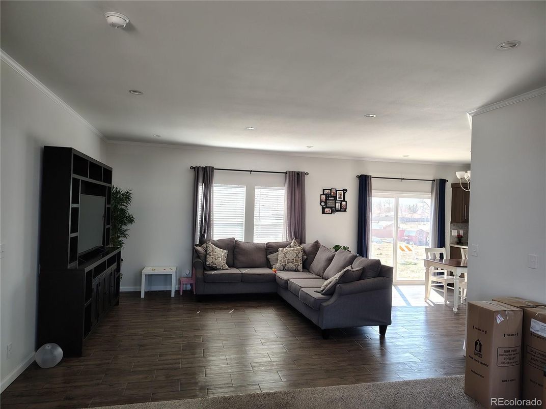 Interior, Living room, Recessed Lighting, Wood Texture Flooring