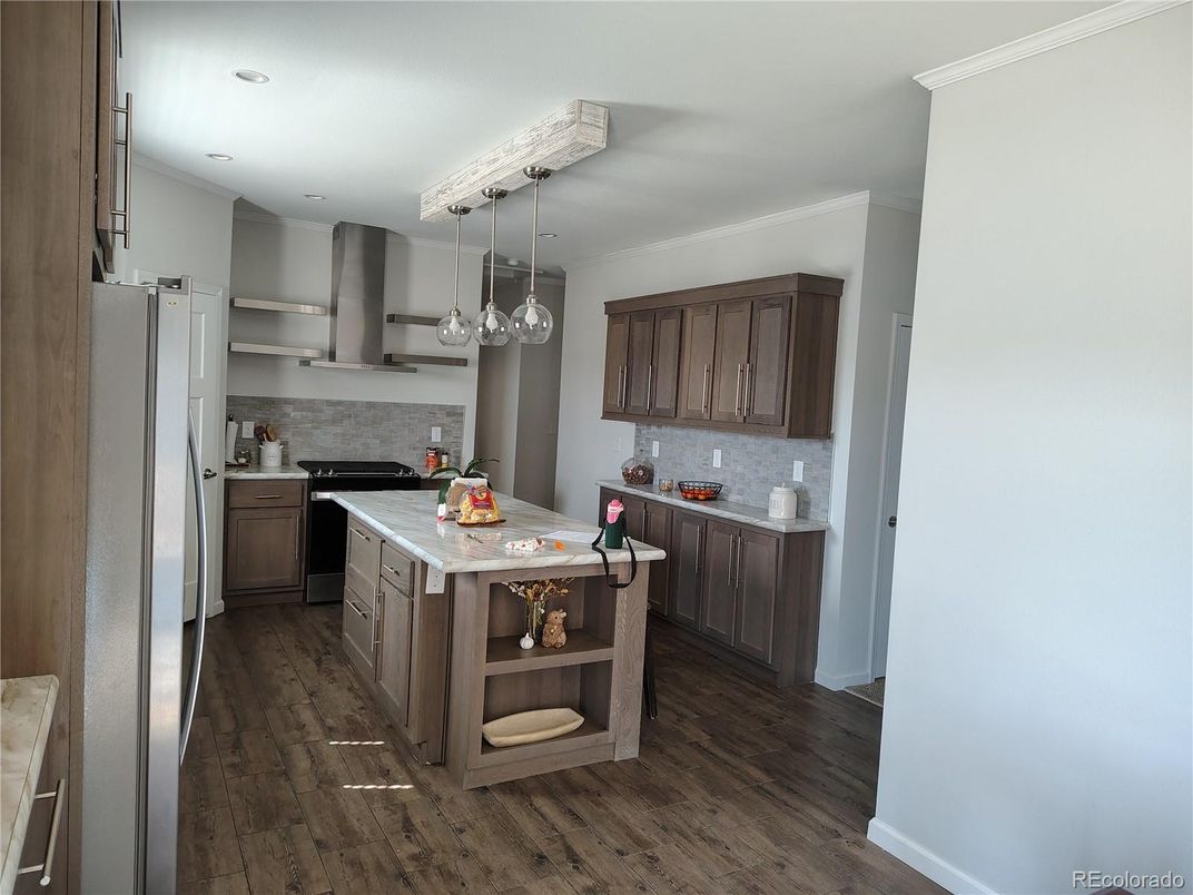 Interior, Kitchen, Pendant Lights, Recessed Lighting, Wood Texture Flooring