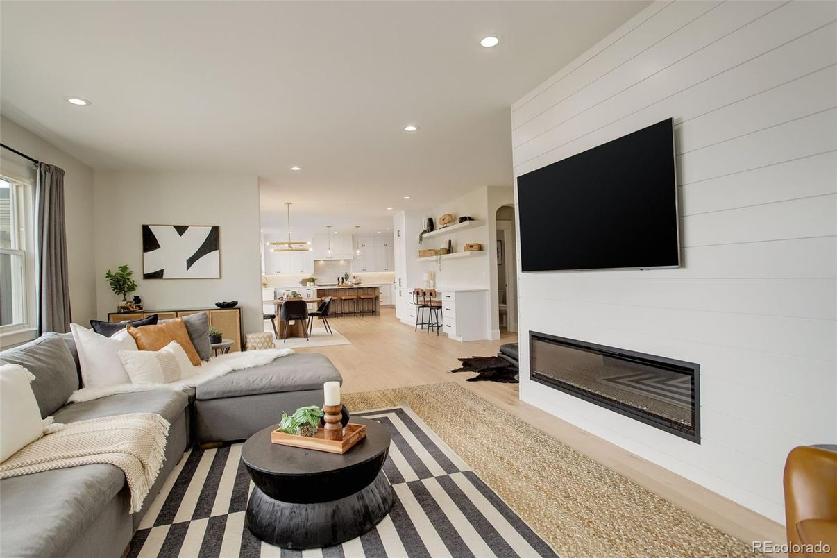 Fireplace, Interior, Living room, Pendant Lights, Recessed Lighting, Wood Texture Flooring