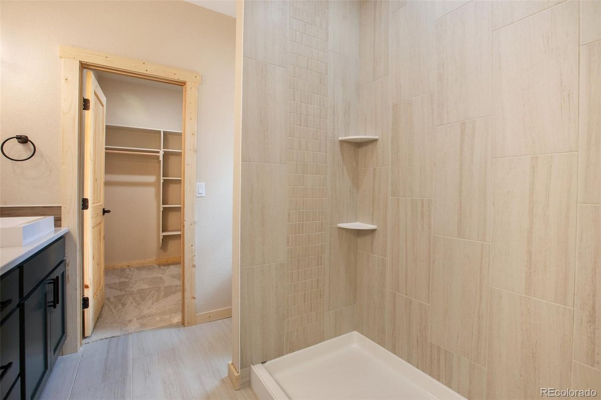 Bathroom, Interior, Walk-in Closets, Wood Texture Flooring