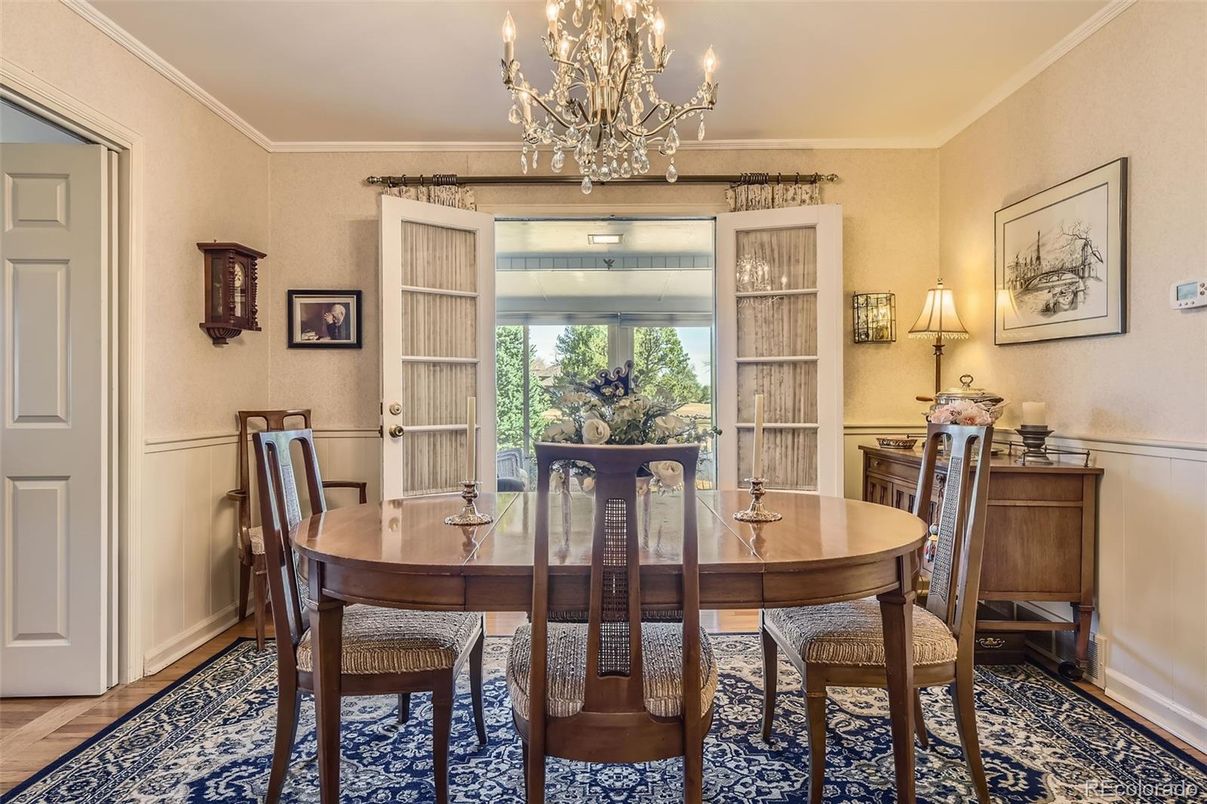 Chandelier, Dining room, Interior, Wood Texture Flooring