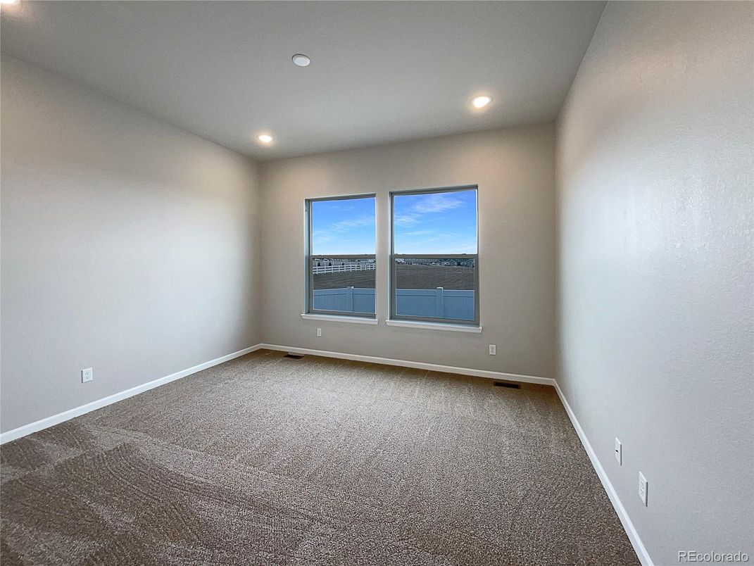 Empty room, Interior, Recessed Lighting, Water